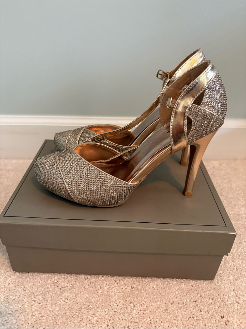 Sparkling Gold Glitter Ankle-Strap High Heels.